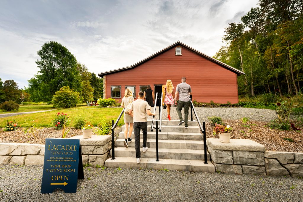 Magic Winery Bus Tour: Friday and Sunday