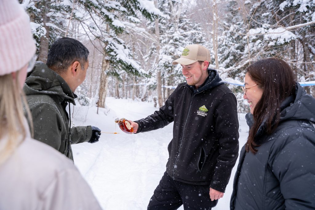 Maple Adventure: Jeep Tour & Taste