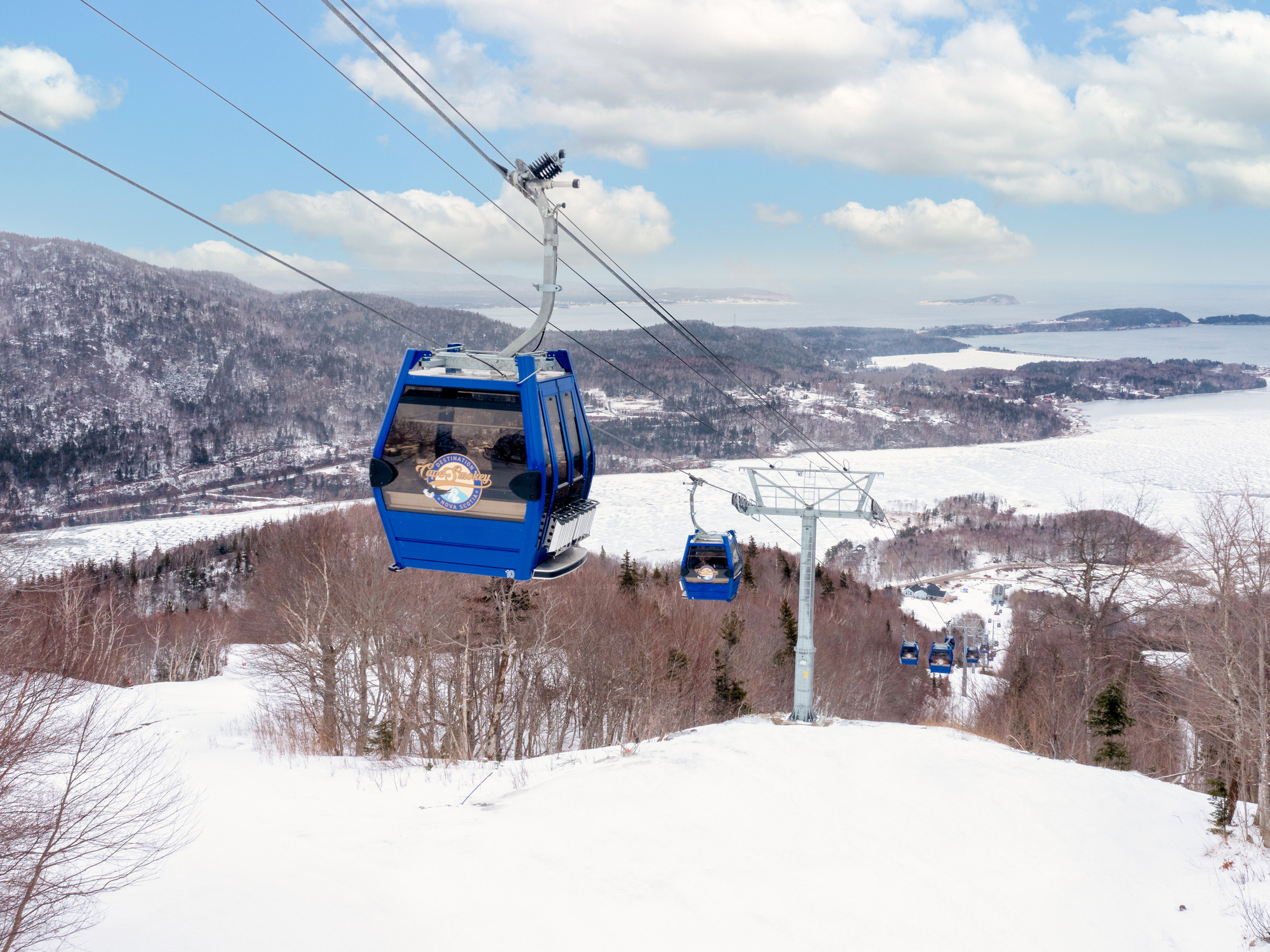 Outdoor Adventures to Warm Up Your Winter Season 