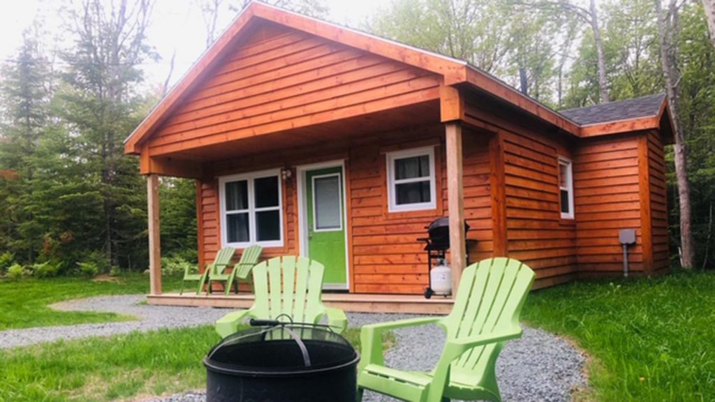 Lawrencetown Lodge Surf & Stay