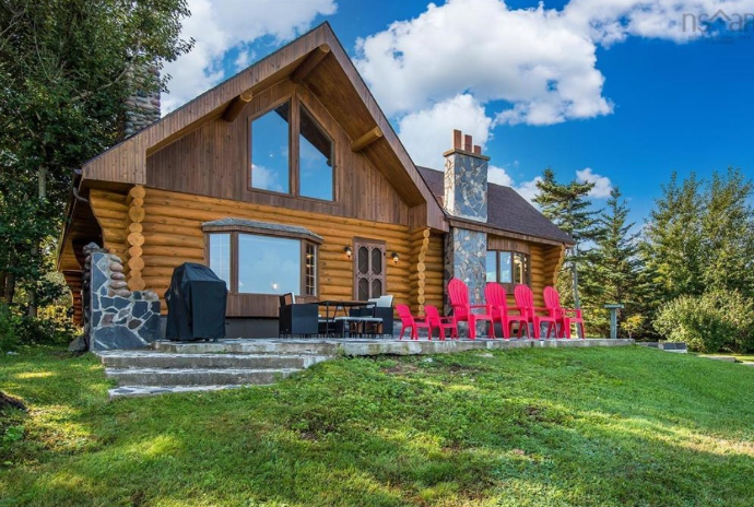 Bay of Fundy Escape w/ Hot Tub & Ocean Views