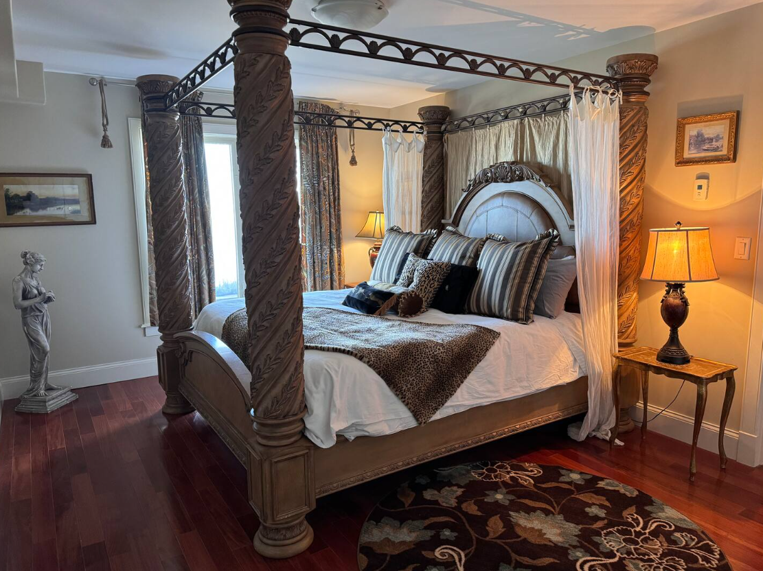 Inn Vogue Suites: Oceanfront Luxury Magical Views Sunset and Sunrise
