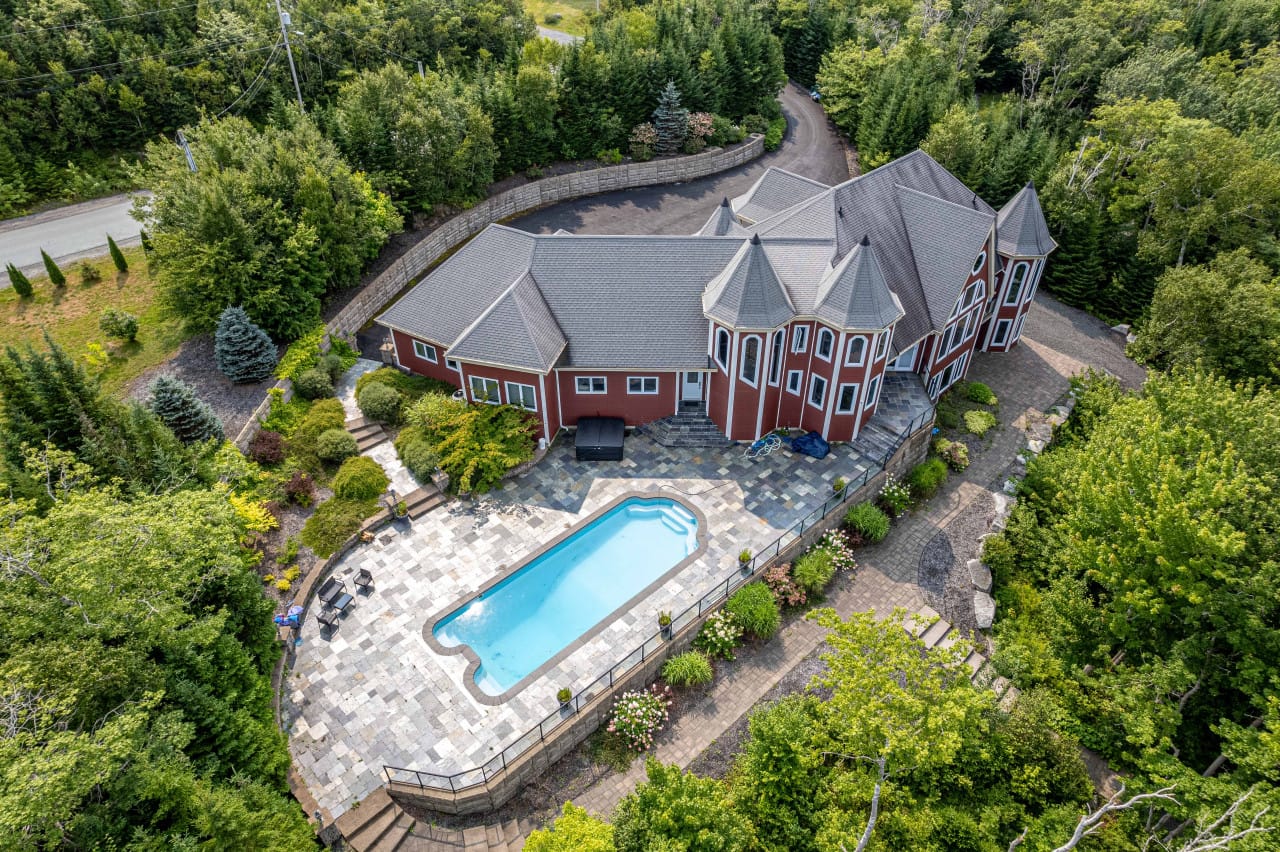Casa Scotia – Tranquil Chateau on Moody Lake