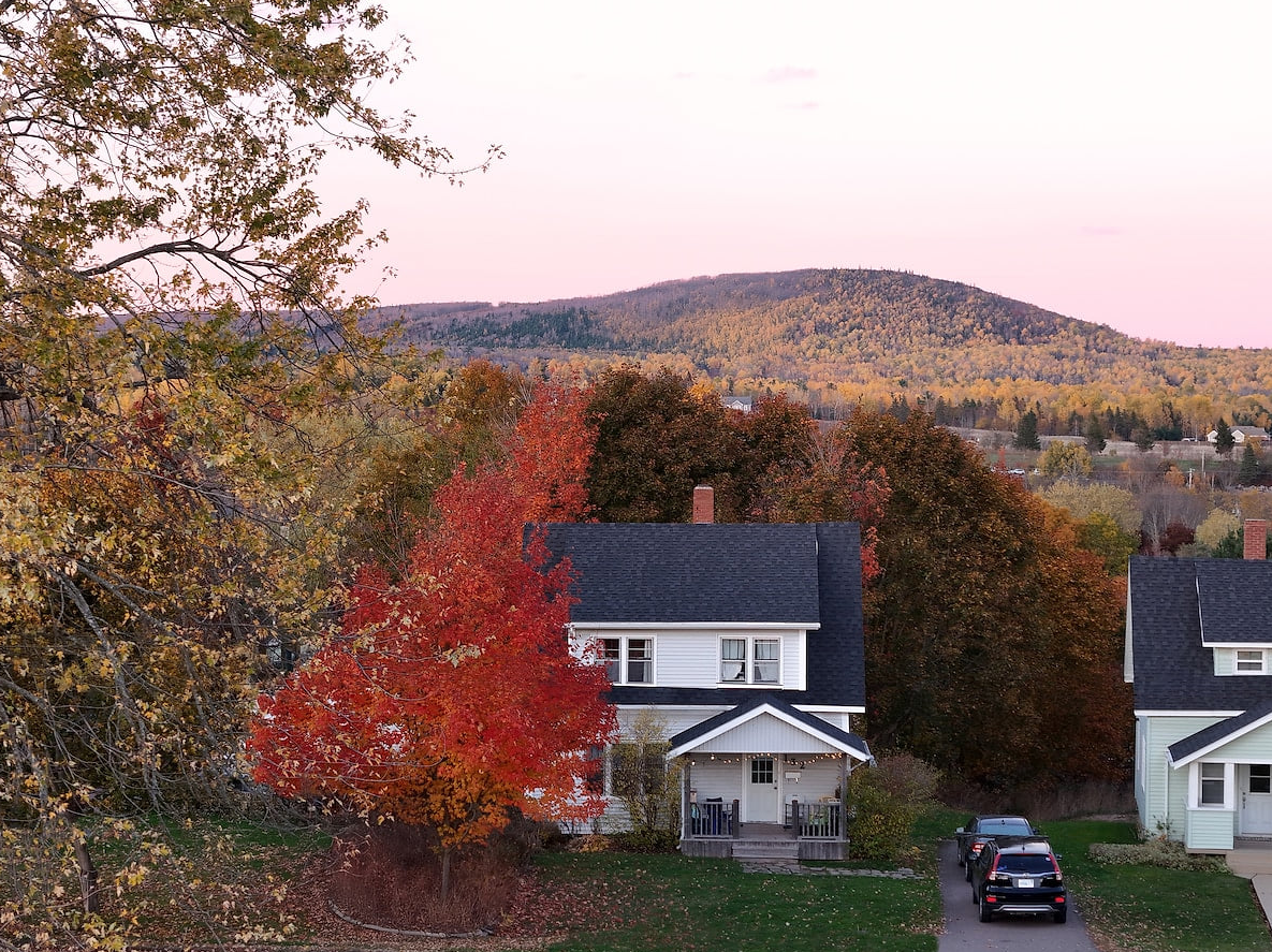 Downtown Antigonish – Entire 4 Bedroom House and Garden